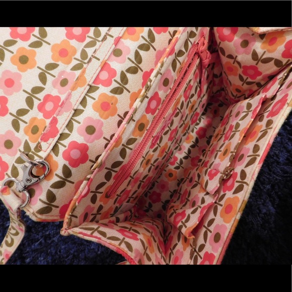Vera Bradley Purse! - Picture 3 of 3